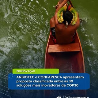 Temos orgulho em anunciar que o projeto “Saúde que Navega & Resiliência Costeira”, desenvolvido pela ANBIOTEC BRASIL em parceria com a @confapesca (Confederação Nacional de Federações das Associações de Pescadores Artesanais e Aquicultura e de Organizações de Pesca) e apoiado por lideranças indígenas, pesquisadoras e empresas do setor de Biotecnologia foi reconhecido na @cop30nobrasil (Belém) — e conquistou 1º lugar na votação popular do Eixo de Inovação! 🚀🇧🇷
💚 O que fazemos?
Levamos ciência, saúde e biotecnologia nacional a comunidades pesqueiras, ribeirinhas, quilombolas e povos originários — populações que vivem na linha de frente da crise climática.
A iniciativa integra:
✔ Diagnóstico médico descentralizado
✔ Tratamentos dermatológicos com biotecnologia
✔ Monitoramento de cianotoxinas e da qualidade da água
✔ Algicultura sustentável e economia azul
✔ Restauração ambiental + inclusão produtiva
“É a ciência brasileira, por meio da Biotecnologia nacional transformando realidades” — Vanessa Silva da Silva, Presidente Executiva da ANBIOTEC BRASIL
🤝 Parcerias que potencializam impacto:
• @confapesca
• @projetohamy (MA)
• Maki Planet Systems (@marcelopataxo)
• Empresas associadas: @biocelltisbiotecnologia • @polisasaude • @bioi9biotec • @prospersea.seaweed • @nanonib • @bioclinglobal • @labgrio • Detectacyn,
🌎 E agora?
Vamos ampliar ações, fortalecer novas frentes de colaboração e impulsionar o papel da biotecnologia brasileira na adaptação climática e na melhoria da saúde de comunidades tradicionais.
Ciência brasileira que protege, inova e transforma.
➡️ Leia o conteúdo completo no site da ANBIOTEC.
#COP30 #Inovação #Biotecnologia #EconomiaAzul #Sustentabilidade #Saúde #ComunidadesTradicionais #ANBIOTEC #ANBIOTEC15Anos #Ciência